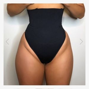 Tummy Shaping Thong Women’s Size Small (SEE PICS)